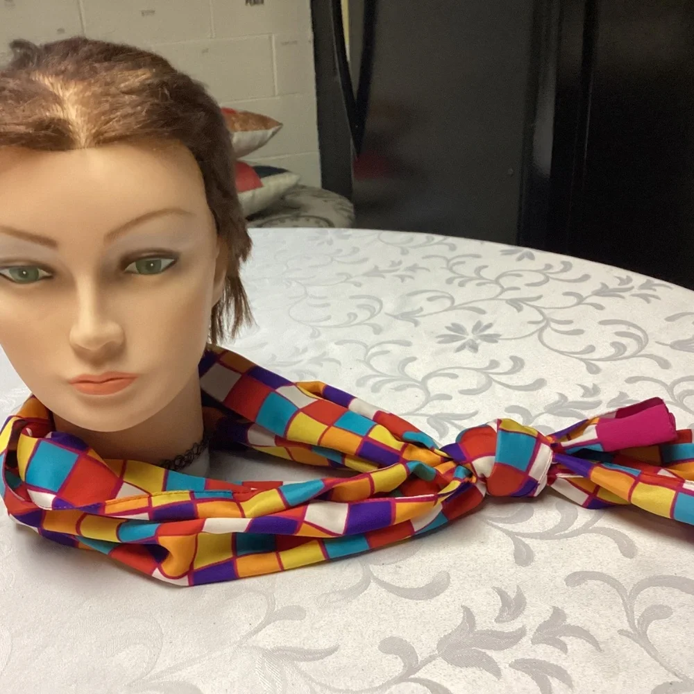 Color, BLOCK vintage scarf so cute - Picture 4 of 6